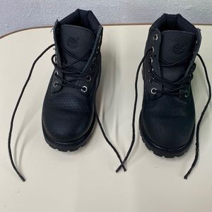 Size 10.5 toddler boy timberland boots black helcor